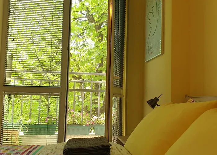 Private In The Center, Close To Subway, Medical