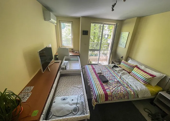 Private In The Center, Close To Subway, Medical