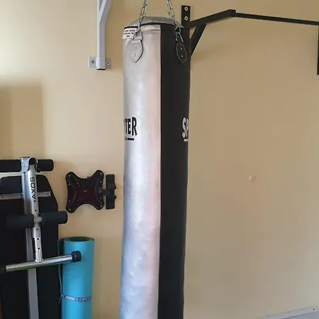 Private In The Center, Close To Subway, Medical