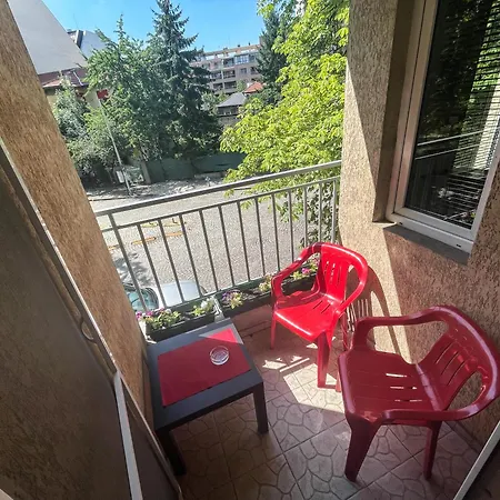 Private In The Center, Close To Subway, Medical