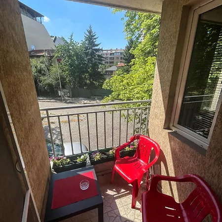 Private In The Center, Close To Subway, Medical