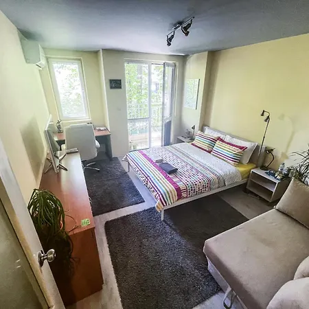 Private In The Center, Close To Subway, Medical