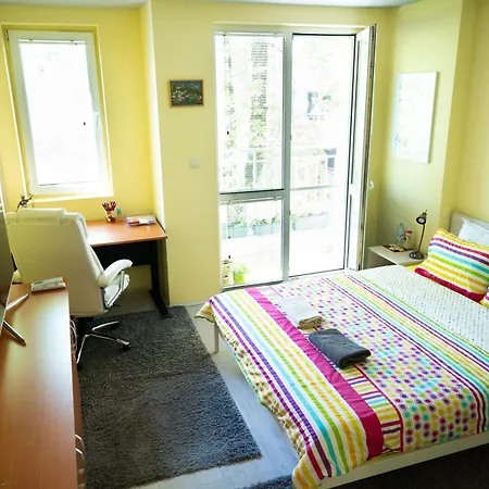 Private In The Center, Close To Subway, Medical Appartement *