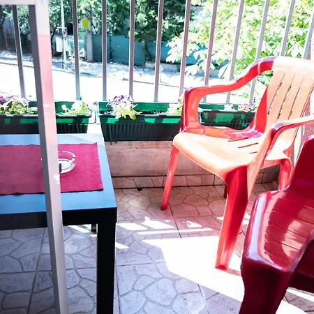 Private In The Center, Close To Subway, Medical