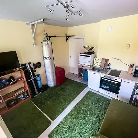 Private In The Center, Close To Subway, Medical Apartamento Sofía